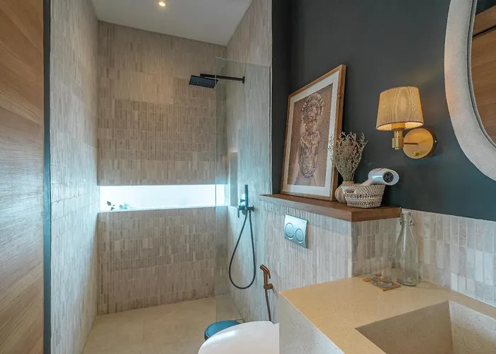 Kusa - 3br With Rooftop, Bbq & Sunset Views 别墅 乌鲁瓦图